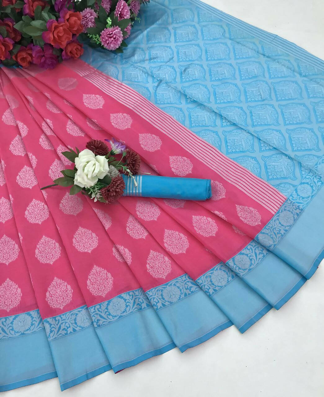 DEIANA'S Beautiful Designer Golden zari Soft Lichi Silk Saree - Pink