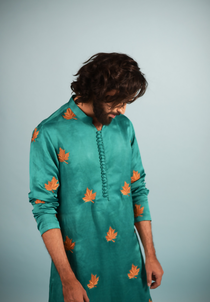Green Embroidered Kurta by Hilo Design