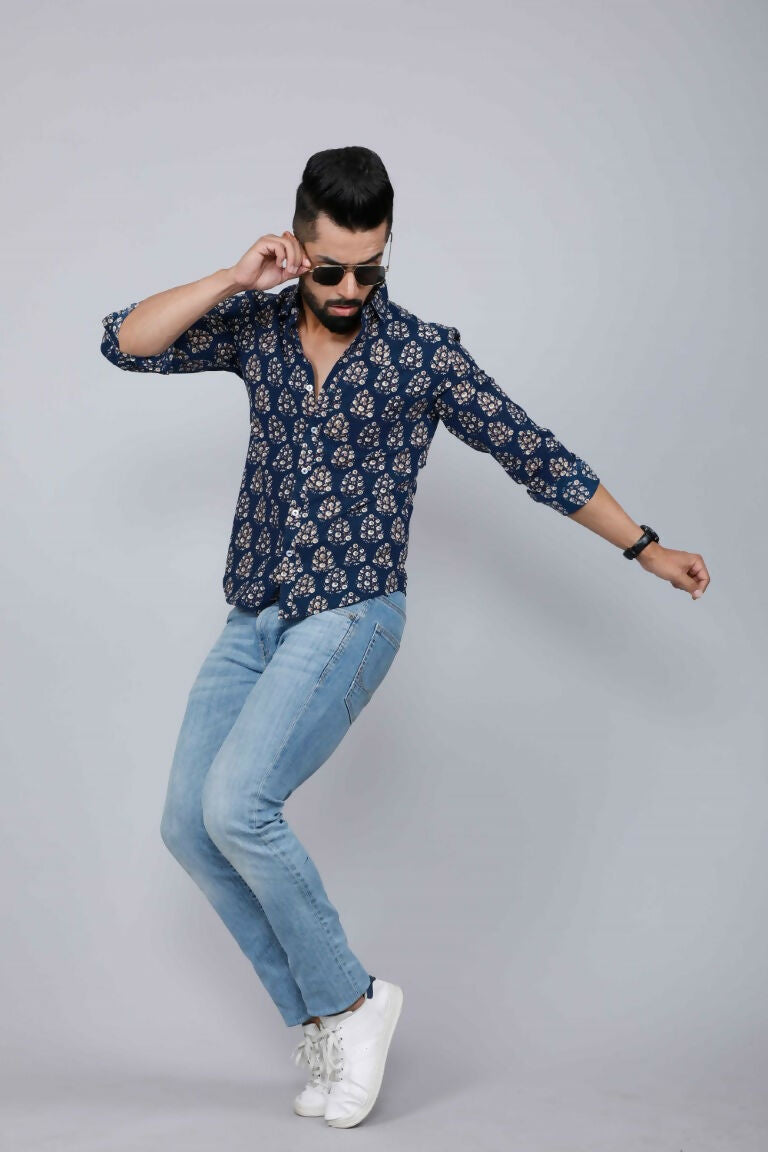 Miravan Men's Blue Floral Print Full Sleeve Casual Shirt