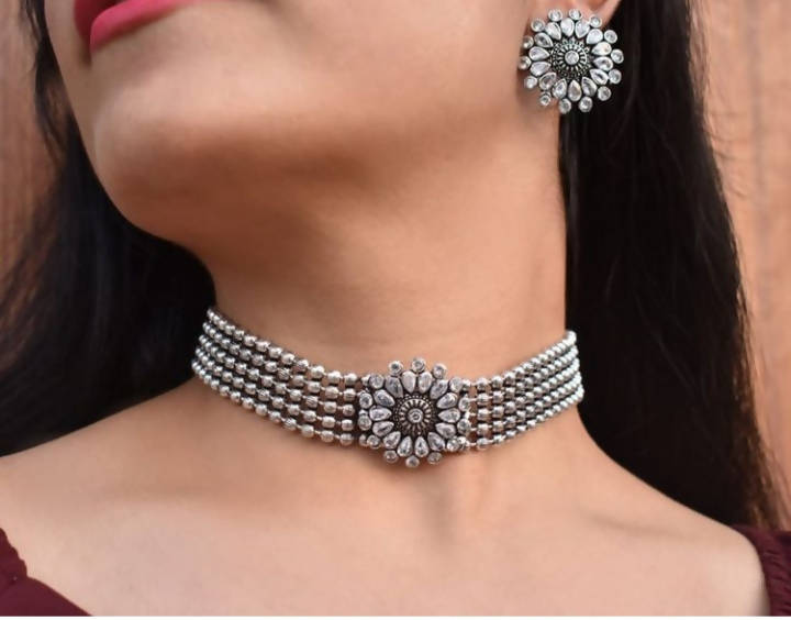 Mominos Fashion Silver color Necklace with Kundan work Mangalsutra - Distacart