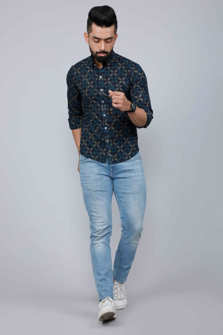 Miravan Men's Blue Floral Print Slim Fit Shirt with Patch Pocket