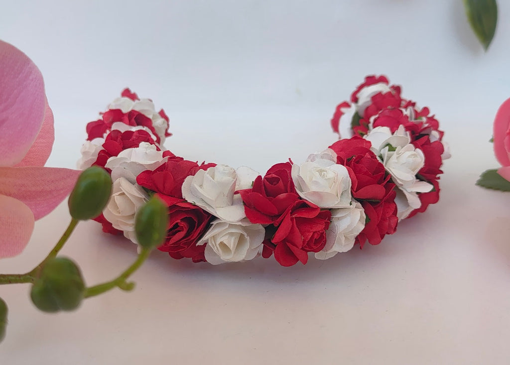 Red & White Rose Gajra - Distacart