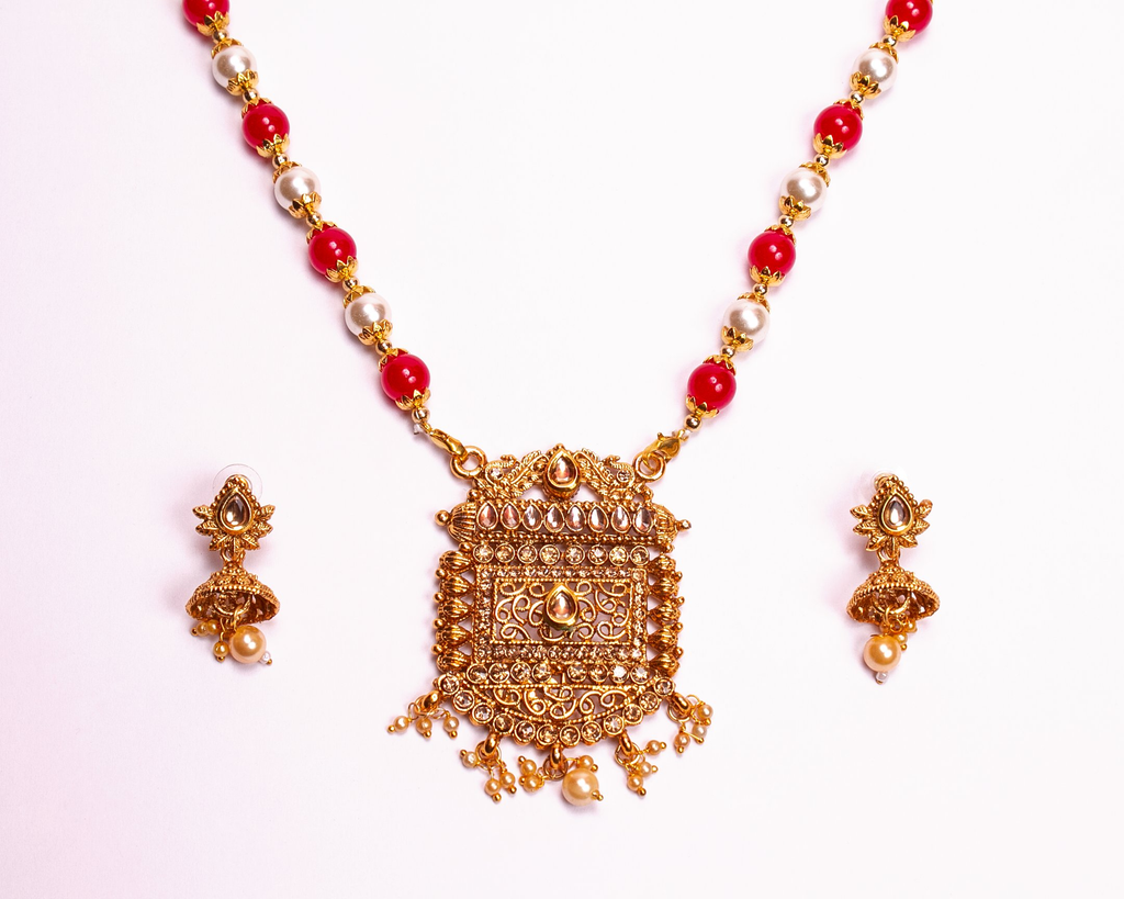 Gold-Polished Alloy Pearl And Beads Mala Pendant Set - The Pari