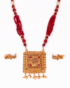 Gold-Polished Alloy Pearl And Beads Mala Pendant Set - The Pari