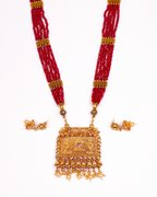 Gold-Polished Alloy Pearl And Beads Mala Pendant Set - The Pari
