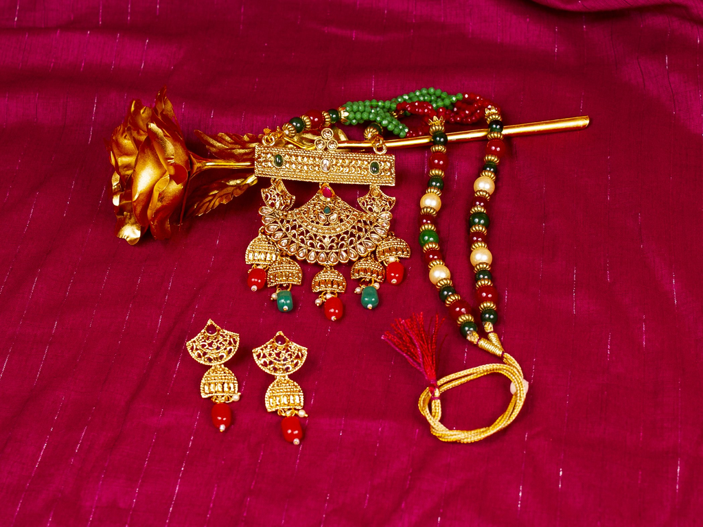 Gold-Polished Alloy Pearl And Beads Mala Pendant Set - The Pari