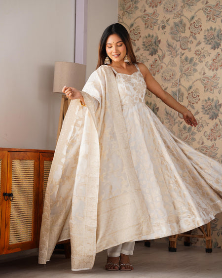Evanik Off-White & Gold Jecqaurd Banarasi Anarkali Kurta Set With Dupatta