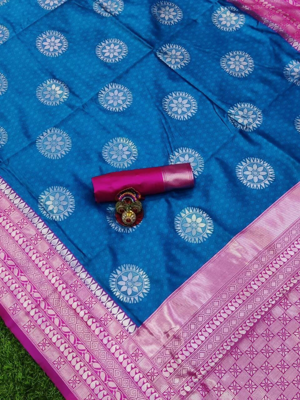 DEIANA'S Beautiful Designer Golden zari Soft Lichi Silk Saree - Blue