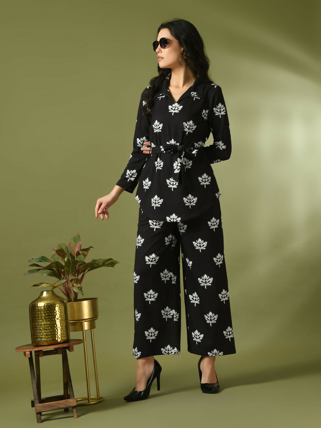 Myshka Women's Black Printed Polo Collar Party Top With Trousers Co-ord set