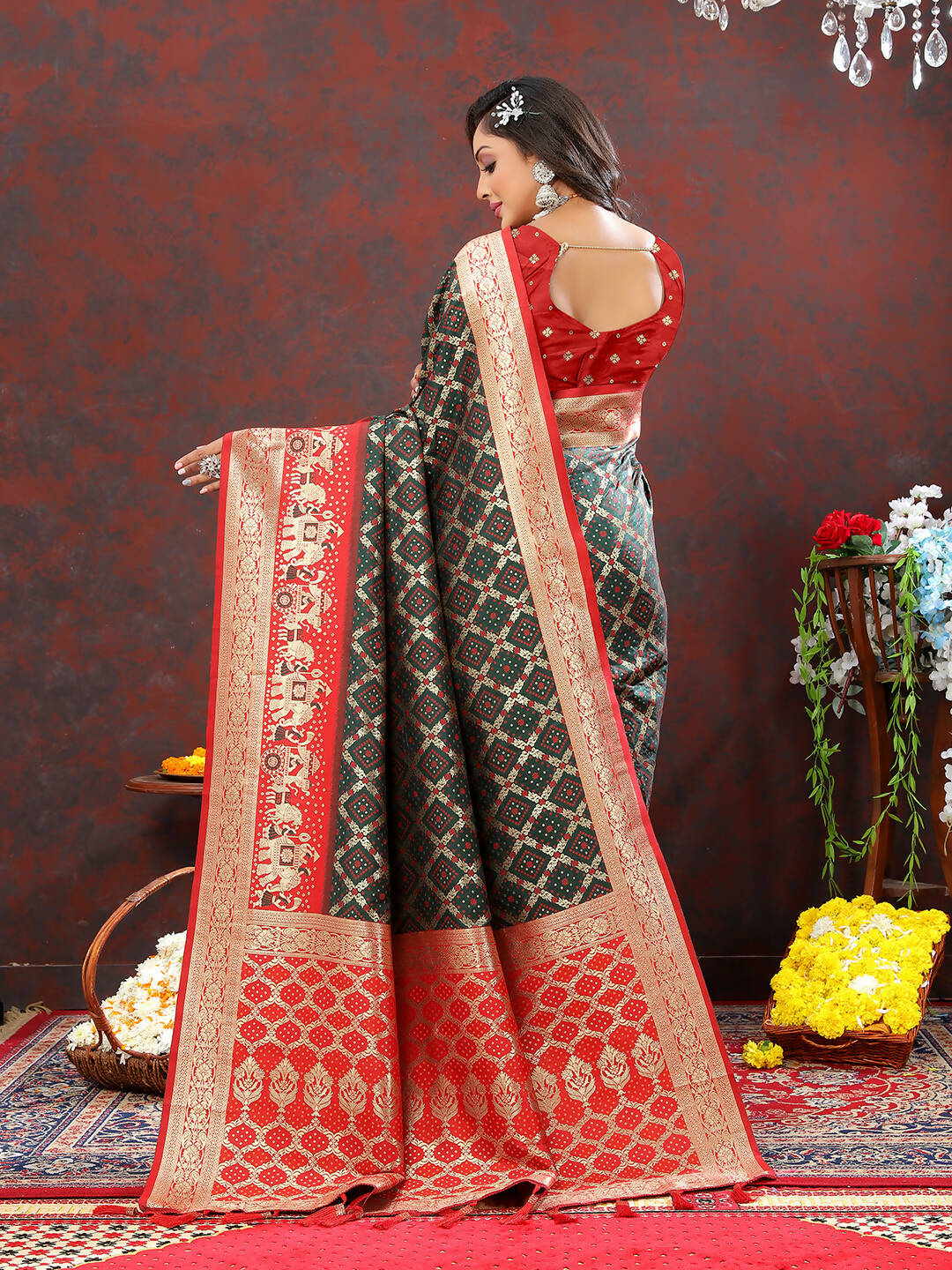 Lorenvalley Fashion Green & Red Patola Silk Woven Design Meenakari Weaving Saree