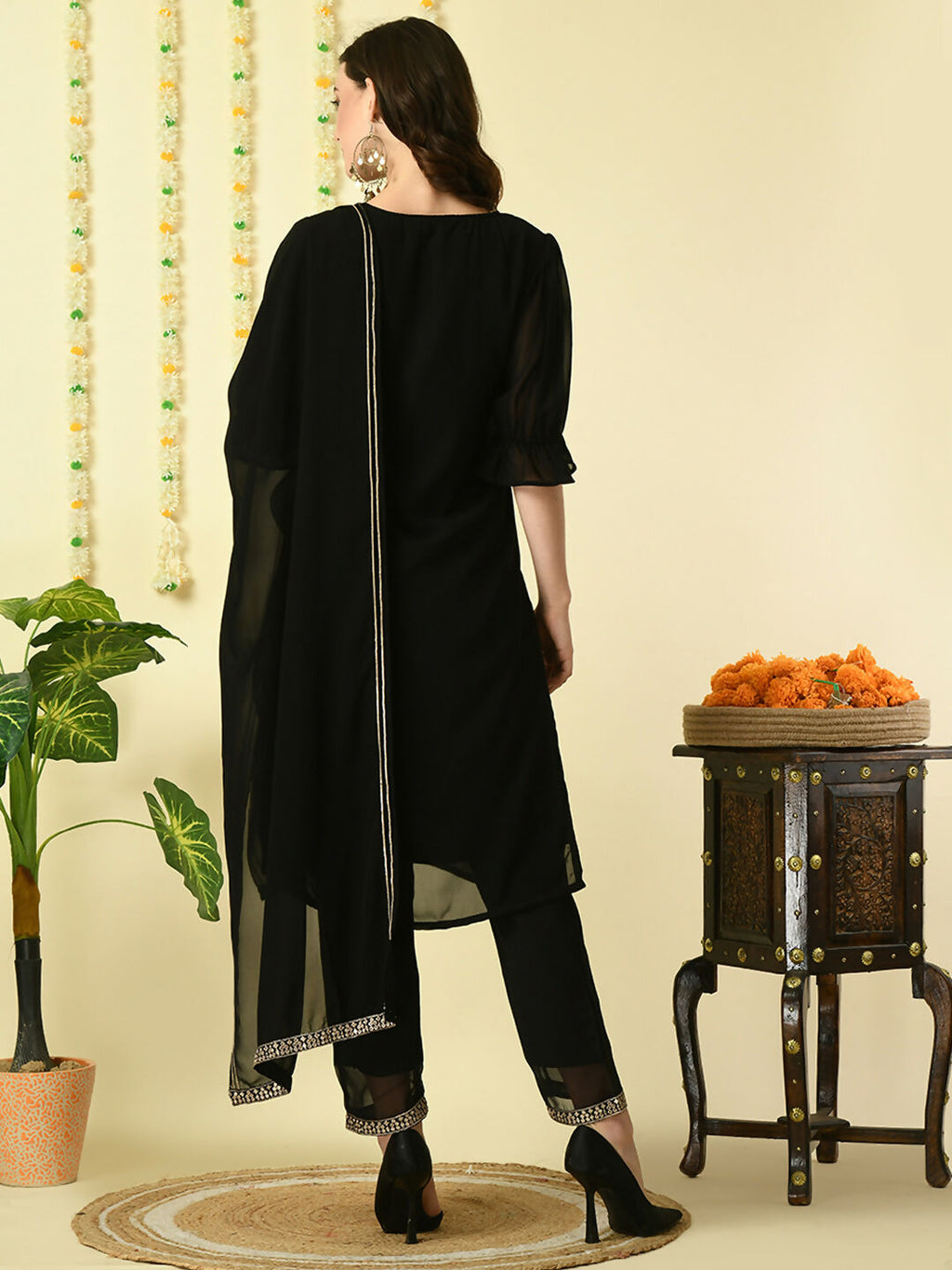 Myshka Women's Black Georgette Kurta & Trousers With Dupatta Party Sets