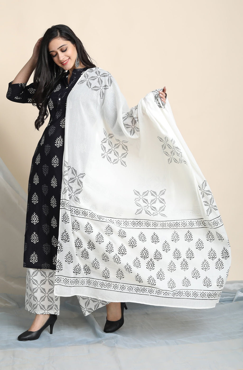 Janasya Women's Black Cotton Block Print Kurta With Palazzo And Dupatta - Distacart
