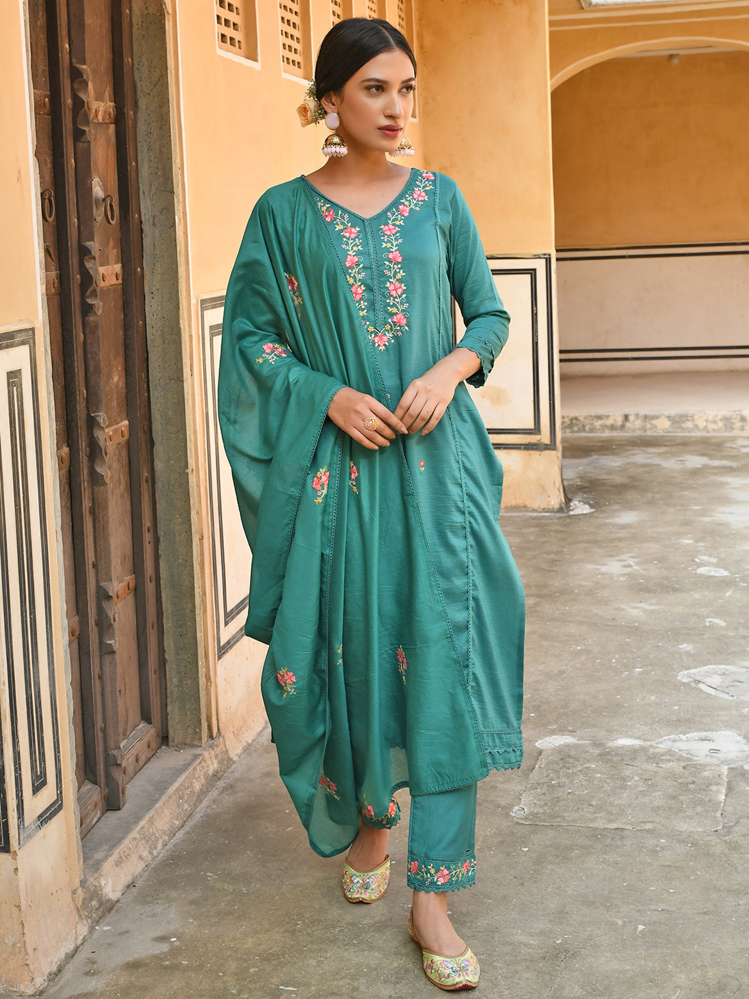 Janasya Women's Green Poly Silk Floral Embroidered Kurta With Pant And Dupatta - Distacart