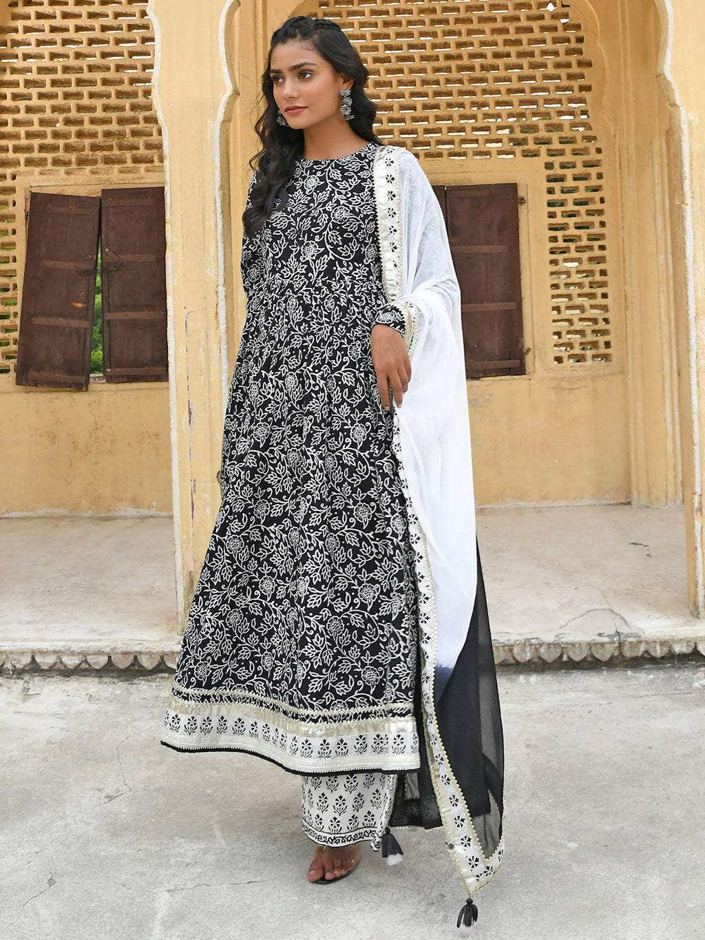Janasya Women's Black Cotton Floral Print Kurta With Palazzo And Dupatta - Distacart