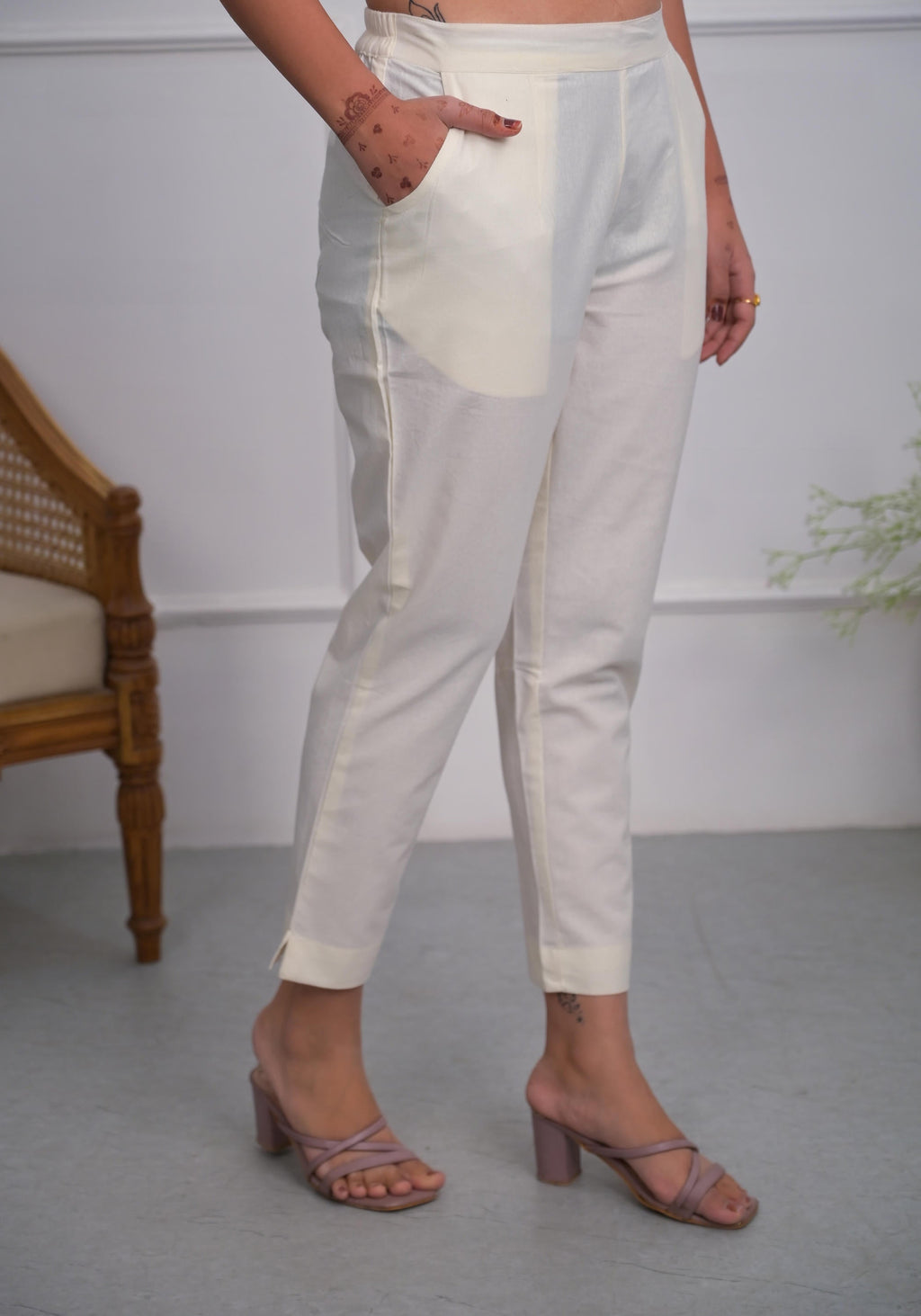 Juniper Women's Off White Solid Cotton Pants With Partially Elasticated Waistband And Two Side Pockets