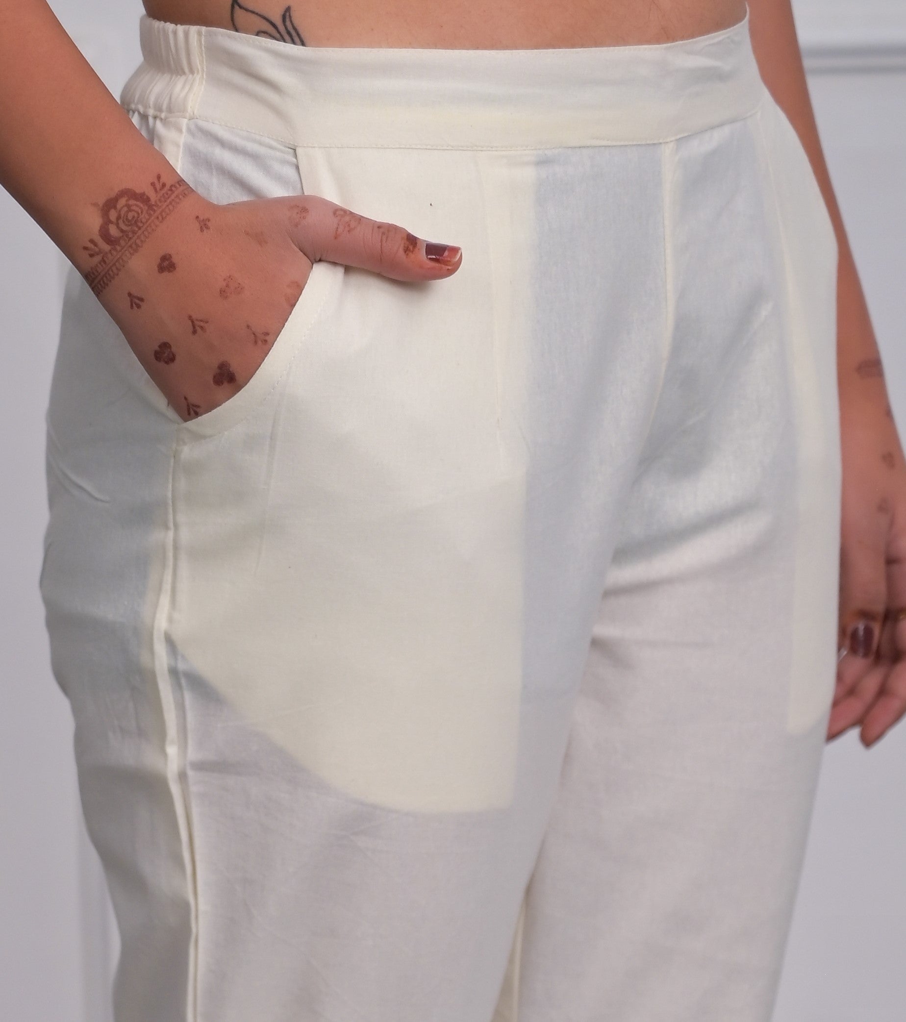Juniper Women's Off White Solid Cotton Pants With Partially Elasticated Waistband And Two Side Pockets