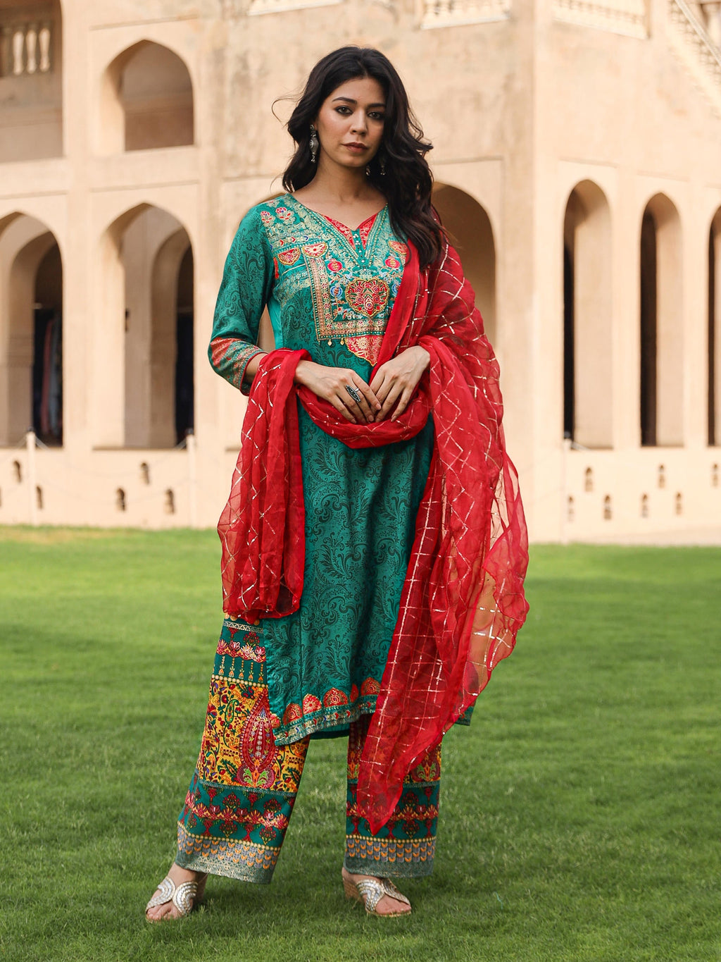 Juniper Women's Green Viscose Rayon Printed Kurta Set