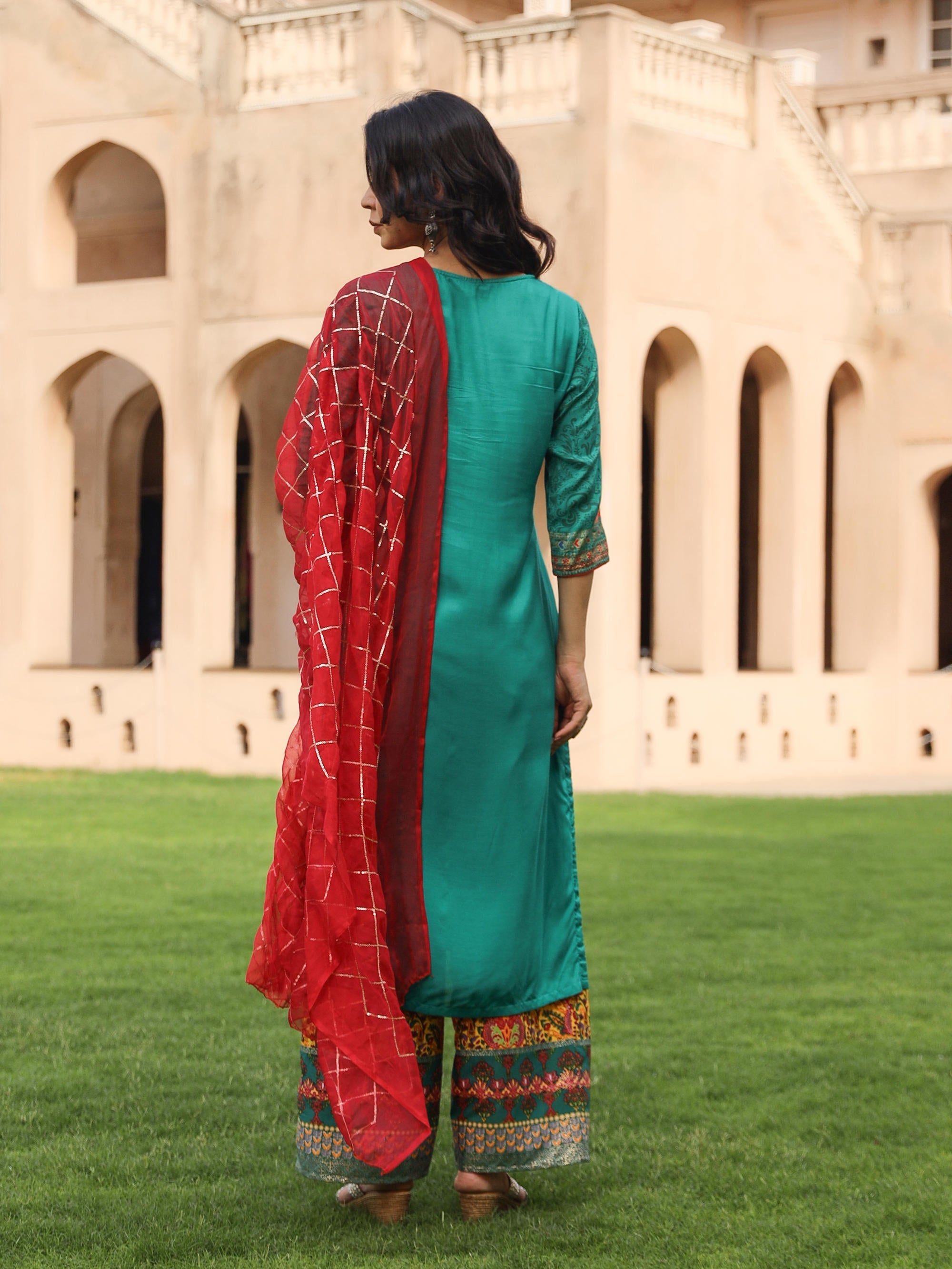 Juniper Women's Green Viscose Rayon Printed Kurta Set