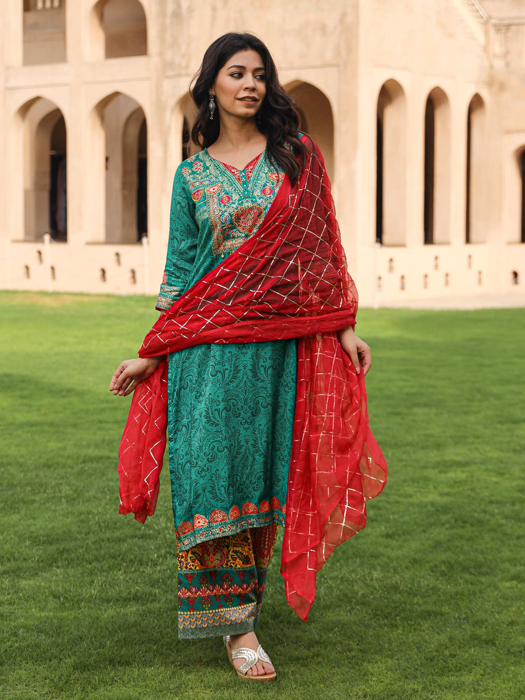 Juniper Women's Green Viscose Rayon Printed Kurta Set