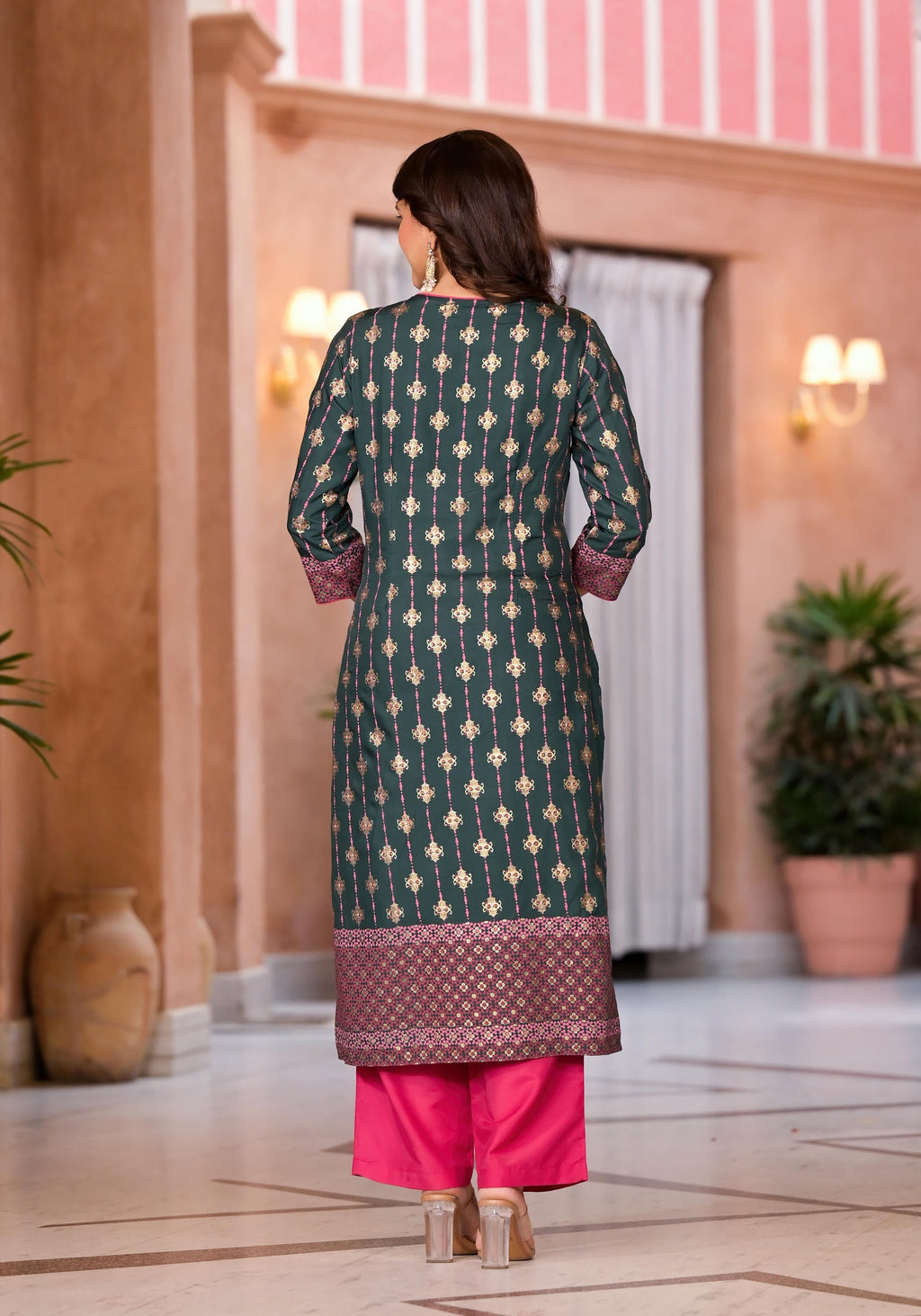Juniper Women's Green Viscose Rayon Printed Kurta Set