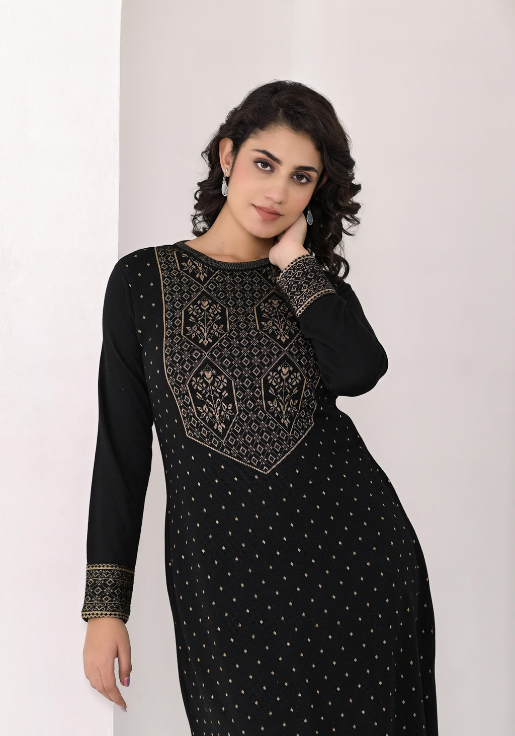 Juniper Women's Black Ethnic Motif Printed Cotton Winter Wear Kurta