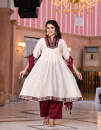 Juniper Women's Ivory Zari Embroidered Chanderi Kurta Set With Sequins & Beads