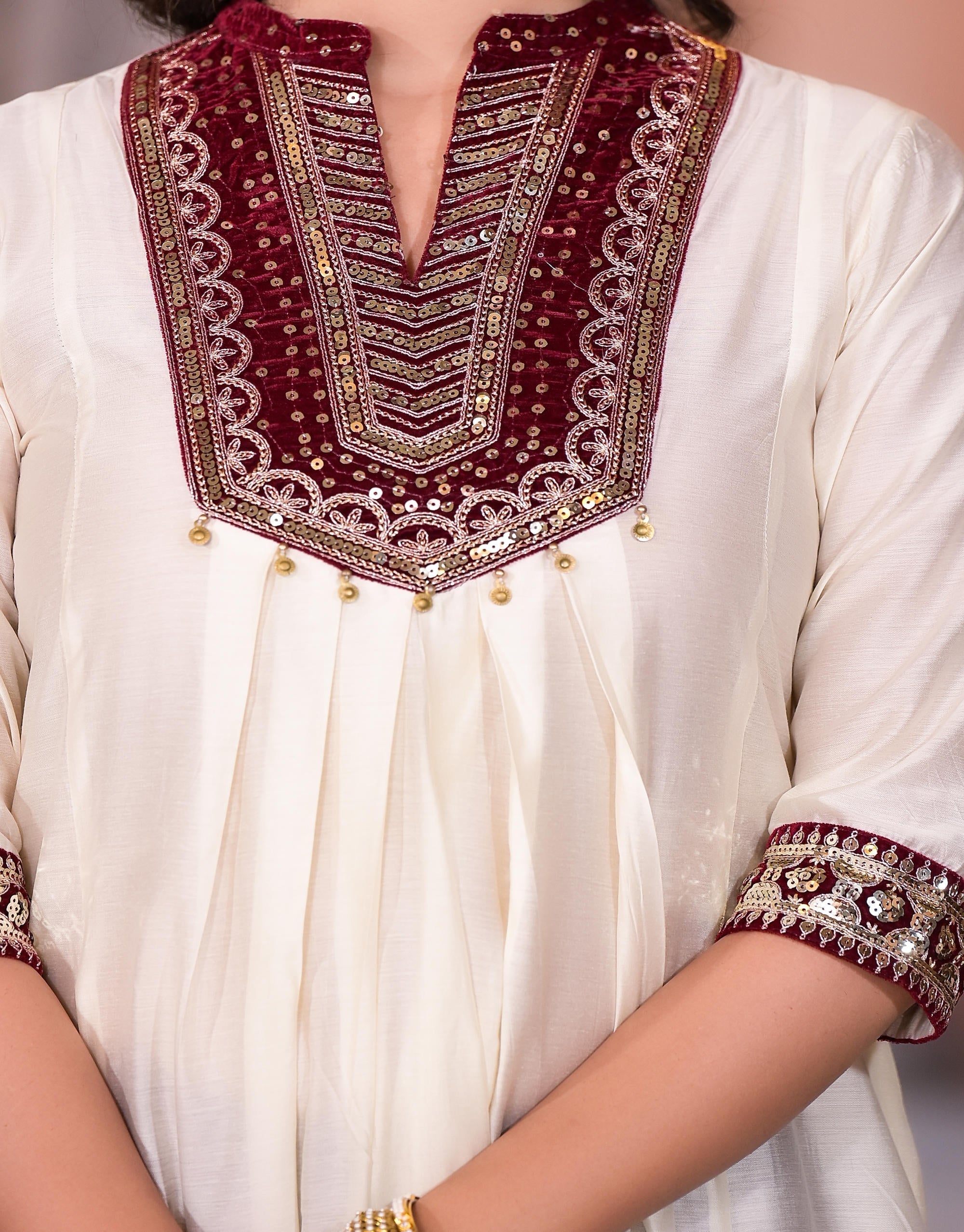 Juniper Women's Ivory Zari Embroidered Chanderi Kurta Set With Sequins & Beads