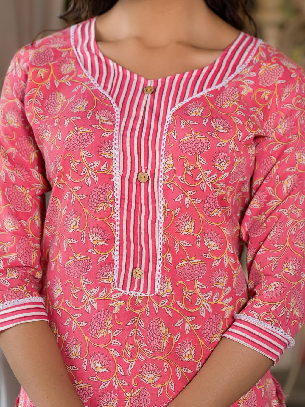 Juniper Women's Peach Floral Printed Cotton Kurta & Pant Set With Lace & Buttons
