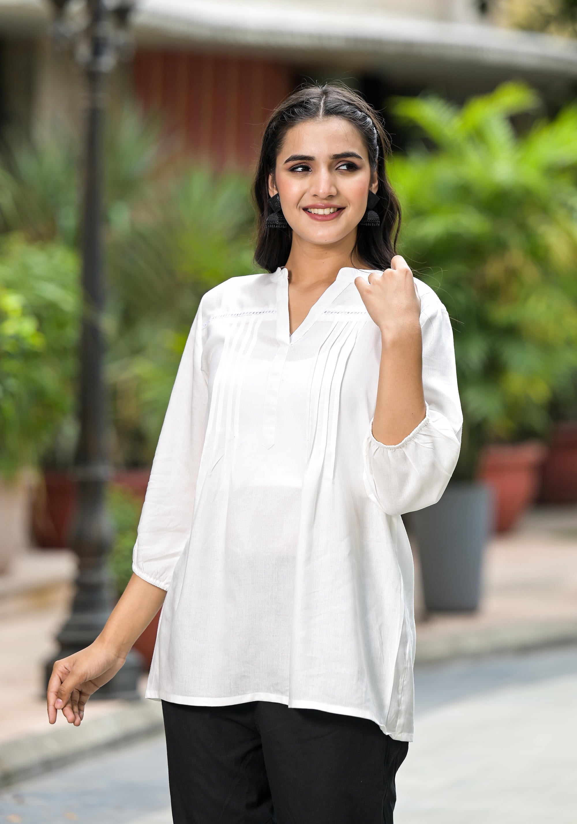 Juniper Women's White Solid Rayon Top With Mandarin Collar
