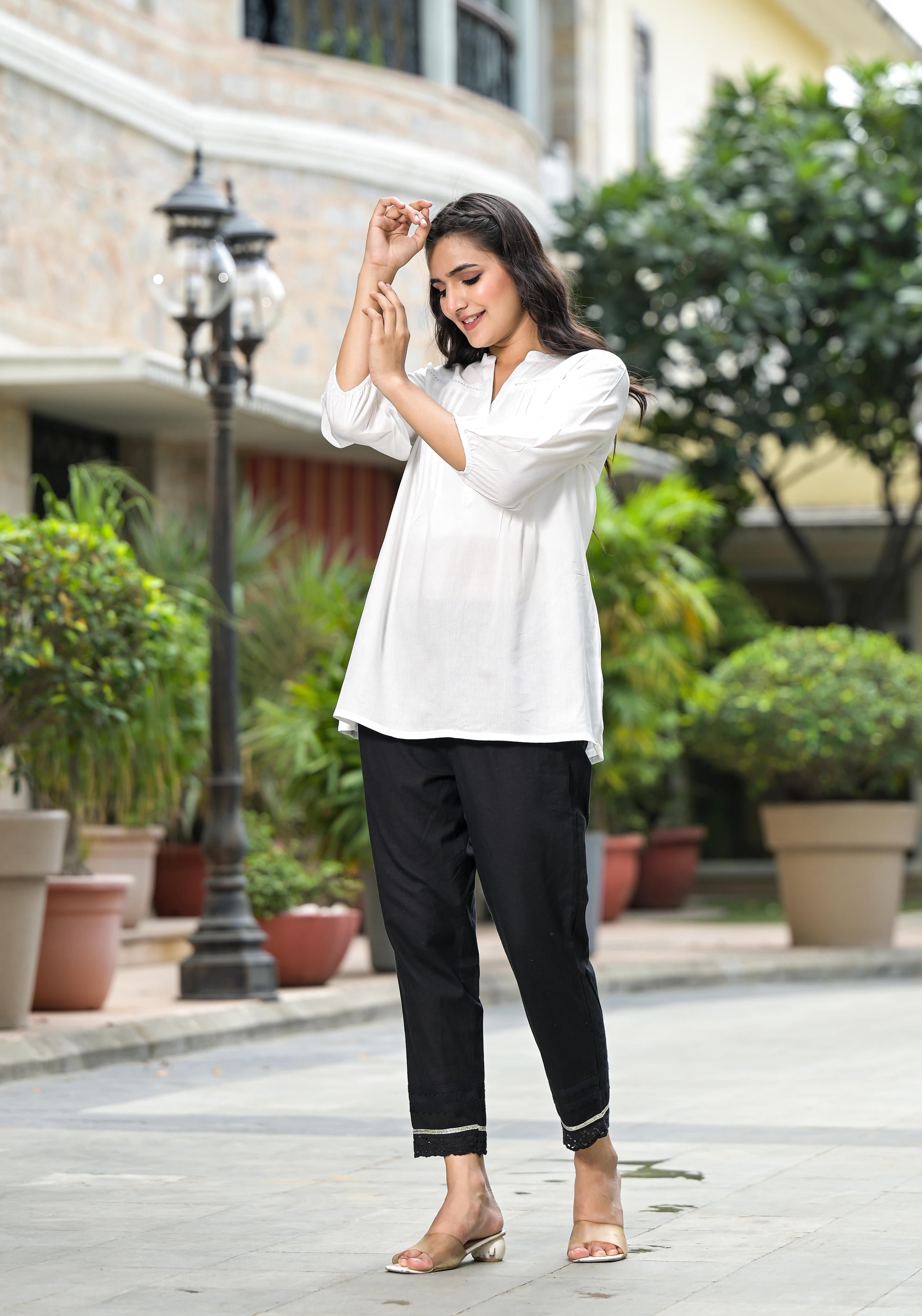 Juniper Women's White Solid Rayon Top With Mandarin Collar