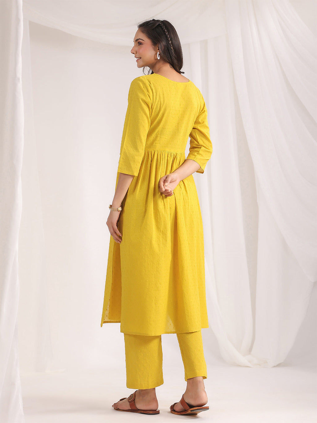 Janasya Gathering Dobby Cotton Yellow Self Design V-Neck Set - Distacart