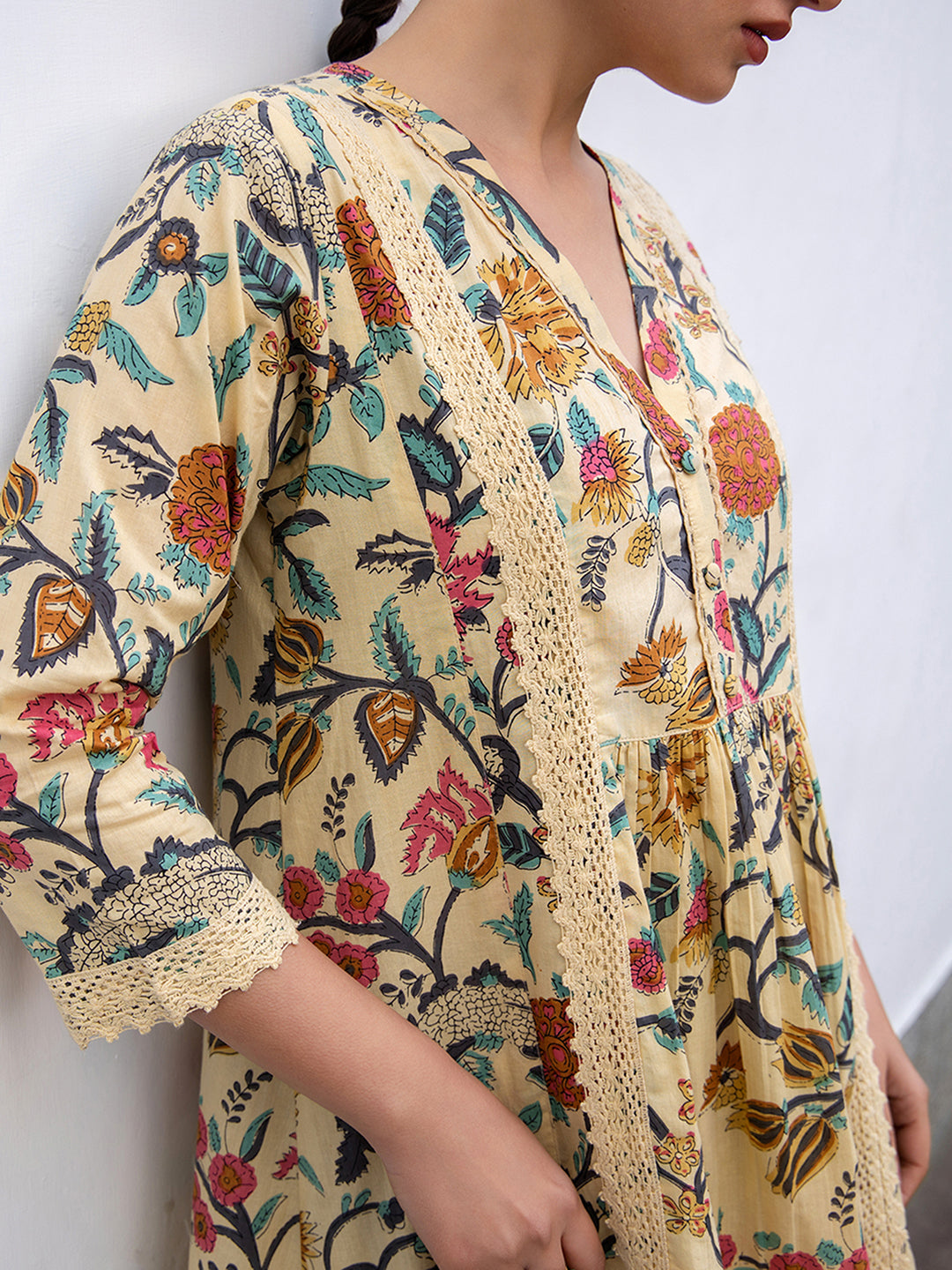 Janasya Gathered Cambric Beige Floral V-Neck Kurta & Bottom