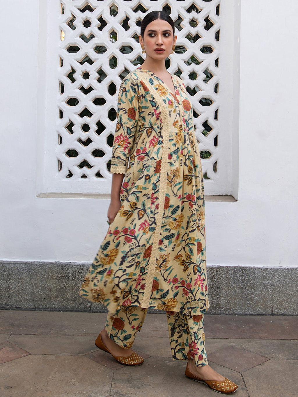 Janasya Light Cotton Floral Gathered Kurta Set - Distacart