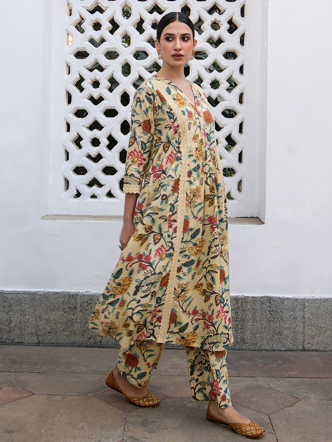 Janasya Light Cotton Floral Gathered Kurta Set - Distacart
