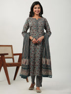 Janasya Straight Cambric Beige Floral Notch Neck Kurta Set