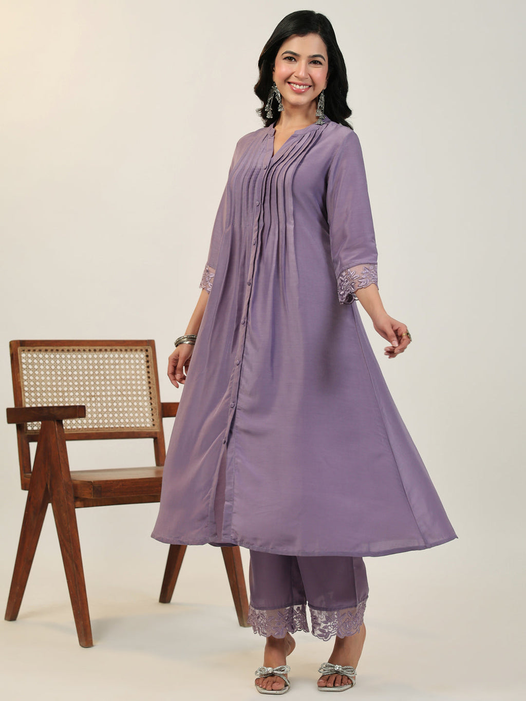 Janasya A-Line Muslin Lavender Solid V-Neck with Band Collar Kurta & Bottom