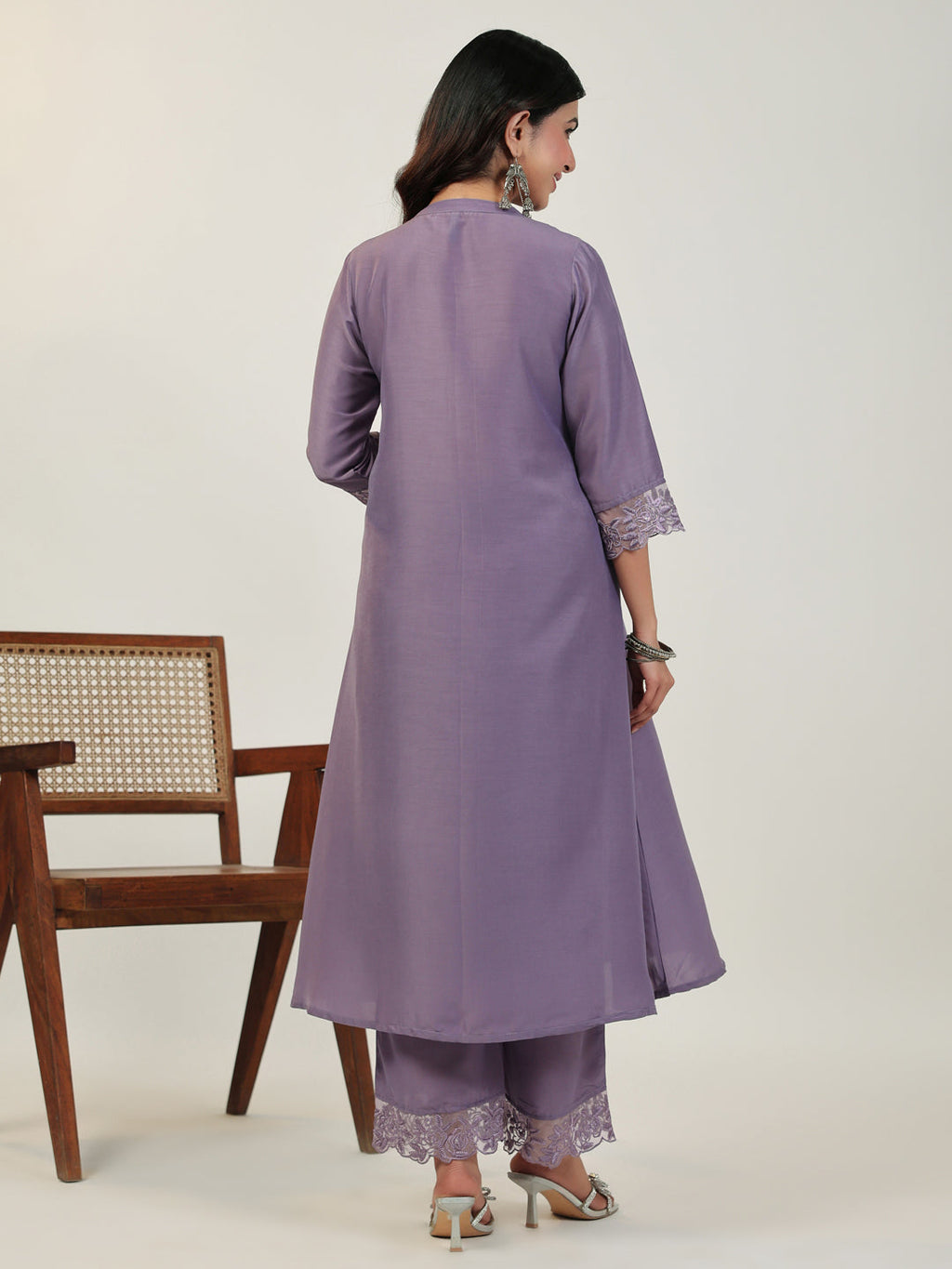 Janasya A-Line Muslin Lavender Solid V-Neck with Band Collar Kurta & Bottom