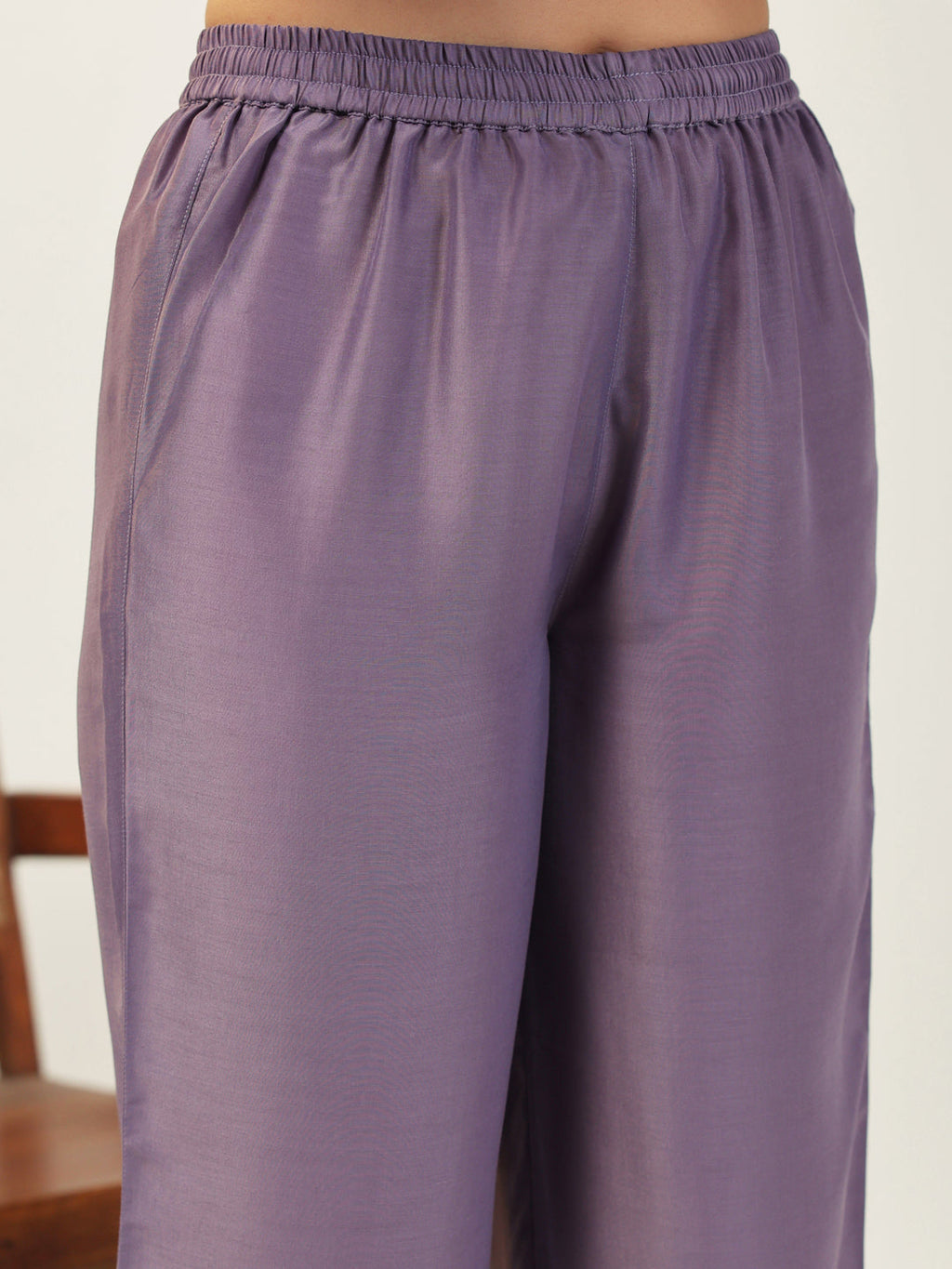Janasya A-Line Muslin Lavender Solid V-Neck with Band Collar Kurta & Bottom