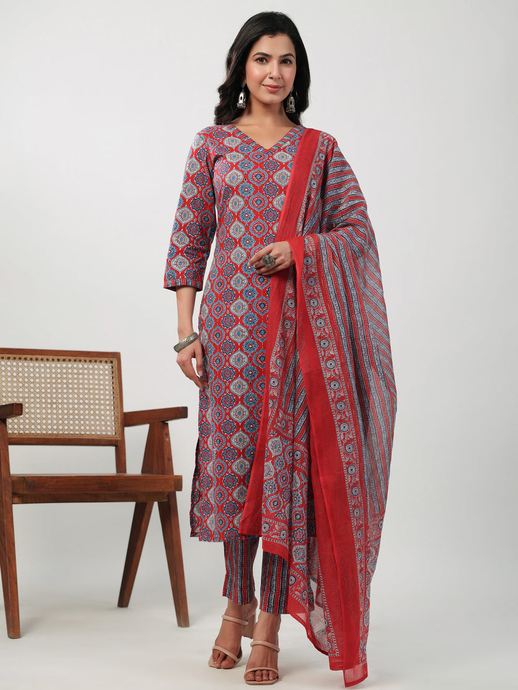 Janasya Straight Cambric Red Ethnic Motifs V-Neck Set
