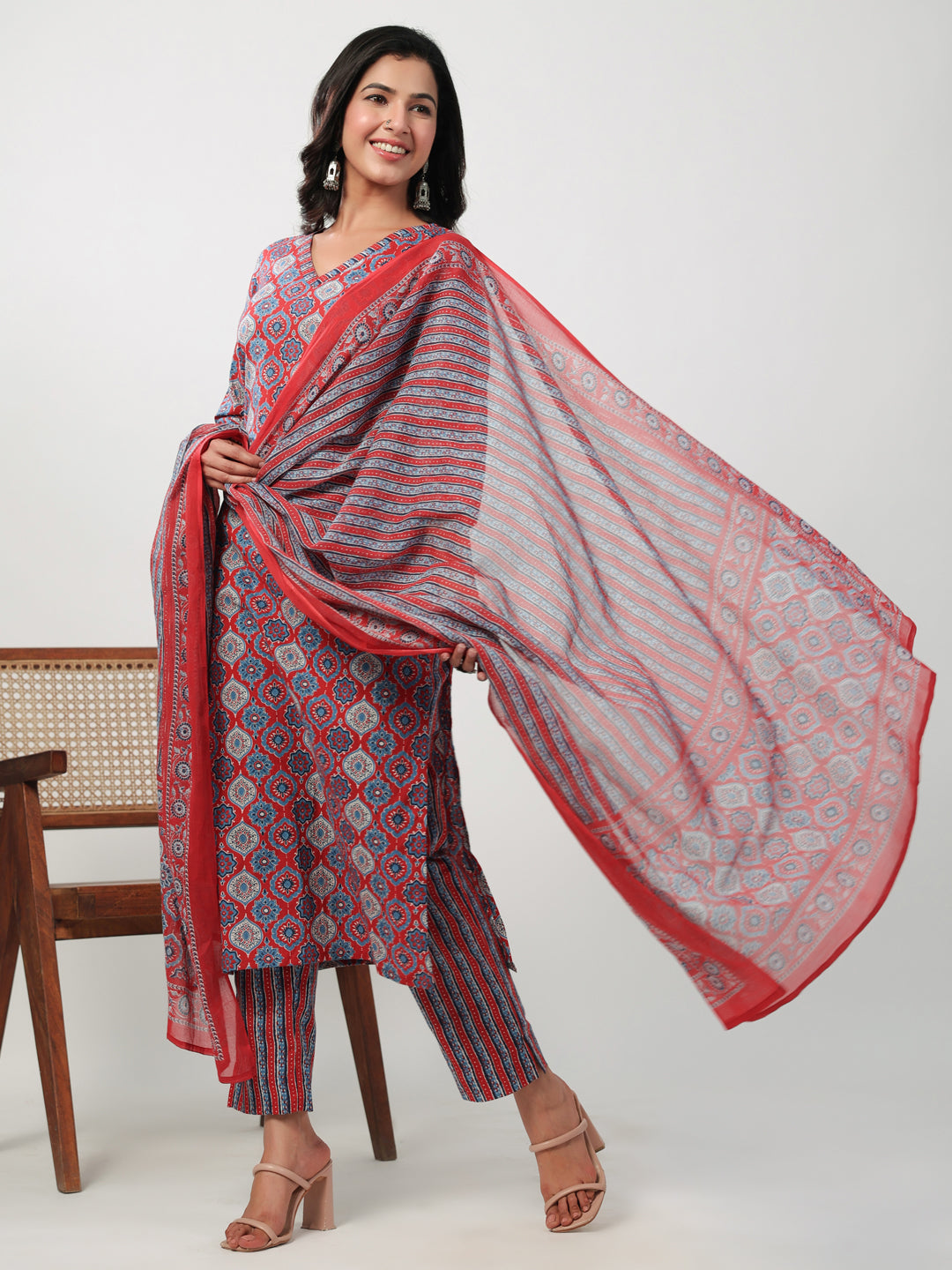 Janasya Straight Cambric Red Ethnic Motifs V-Neck Set