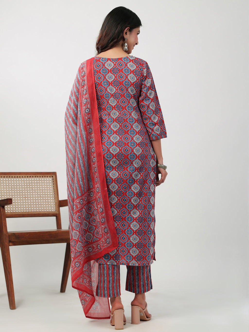 Janasya Straight Cambric Red Ethnic Motifs V-Neck Set