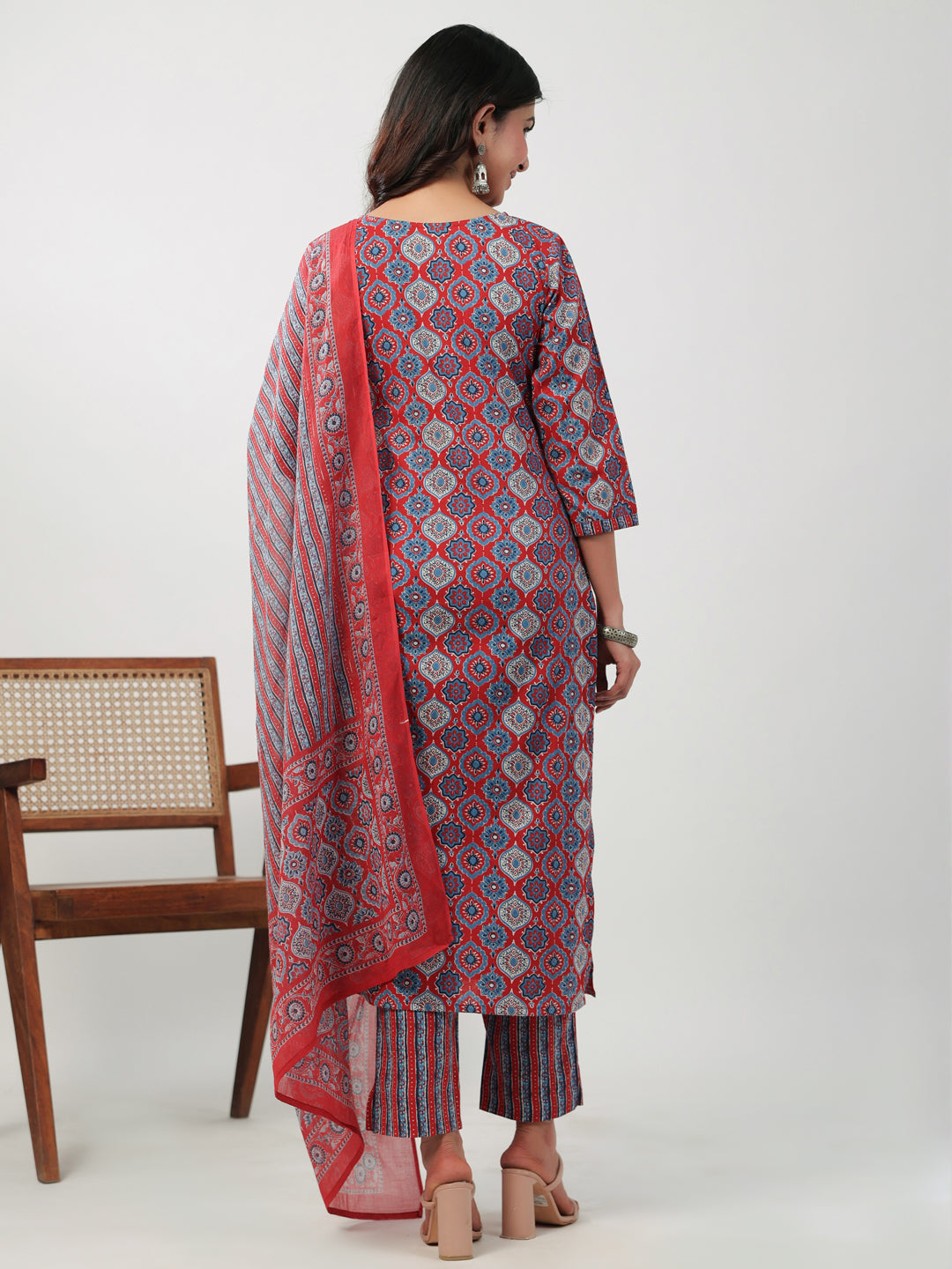 Janasya Straight Cambric Red Ethnic Motifs V-Neck Set