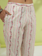Janasya Straight Cambric Off White Floral V-Neck Set