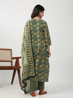 Janasya Straight Cambric Green Ethnic Motifs V-Neck Set