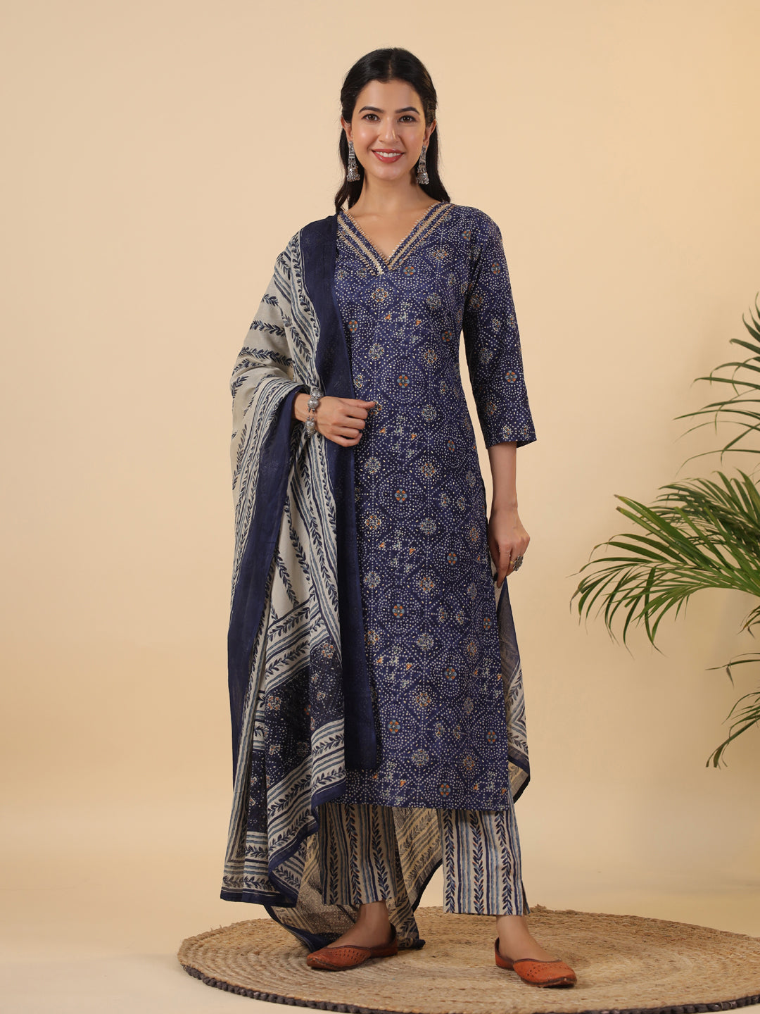Janasya Straight Cambric Dark Blue Bandhani V-Neck with Band Collar Kurta Set