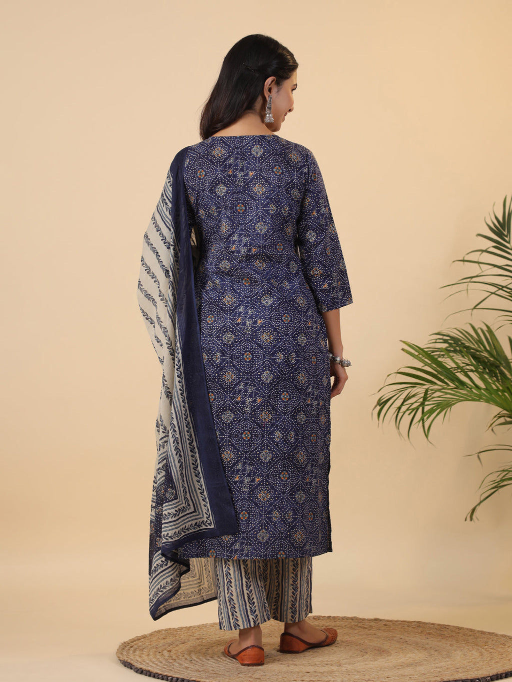 Janasya Straight Cambric Dark Blue Bandhani V-Neck with Band Collar Kurta Set