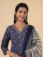 Janasya Straight Cambric Dark Blue Bandhani V-Neck with Band Collar Kurta Set