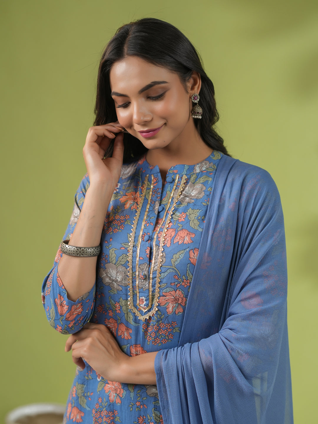 Janasya Straight Cambric Blue Floral Band Collar Kurta Set