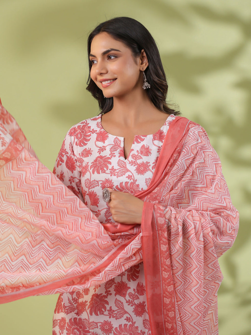 Janasya Straight Cambric White Floral Notch Neck Set