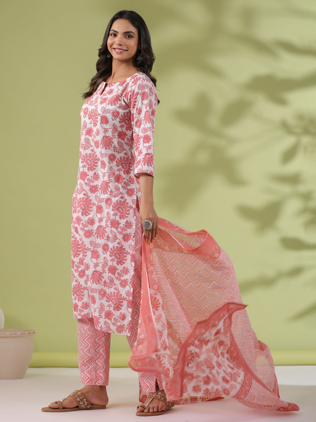 Janasya Straight Cambric White Floral Notch Neck Set